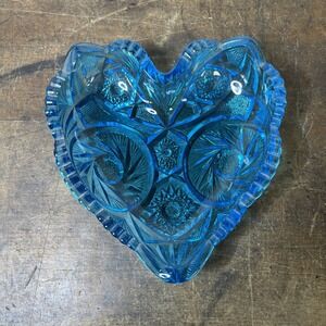 Vintage L. E. Smith Heritage Nappy Blue Glass Heart Shape Candy Dish